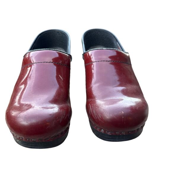 Dansko Shoes Womens 8.5-9 EU 39 Professional Clogs Red Patent Ruby Leather - Picture 1 of 16